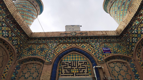 Khanom Mosque, Zencan