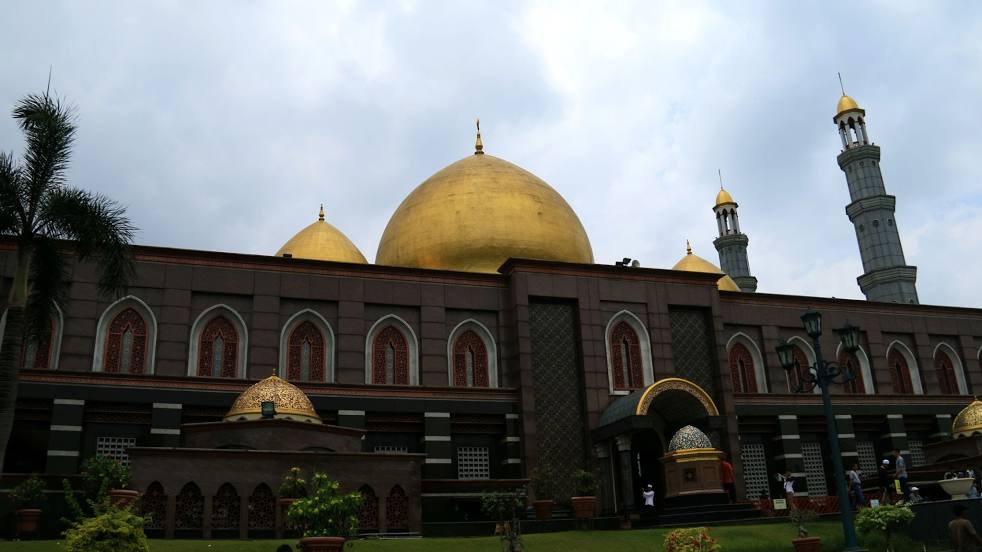Masjid Kubah Mas (Masjid Kubah Emas Dian Al-Mahri Depok), Depok