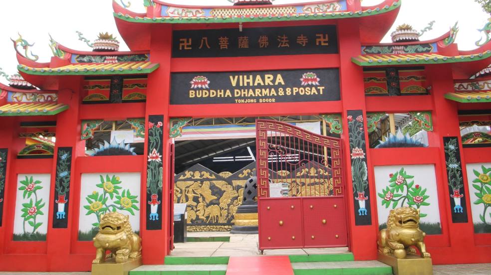 Vihara Buddha Dharma & 8 Po Sat, 