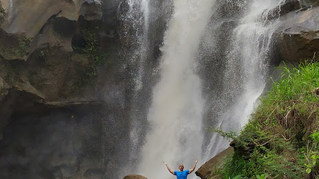 Sunggah Water Fall, Ponorogo