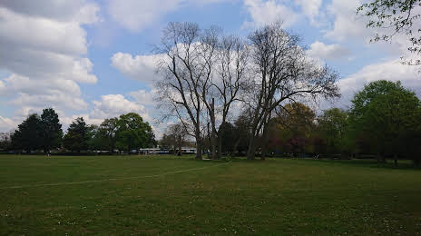 Islip Manor Park, Greenford