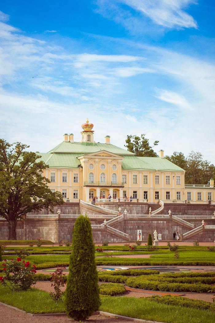 Большой Меншиковский дворец, Петергоф