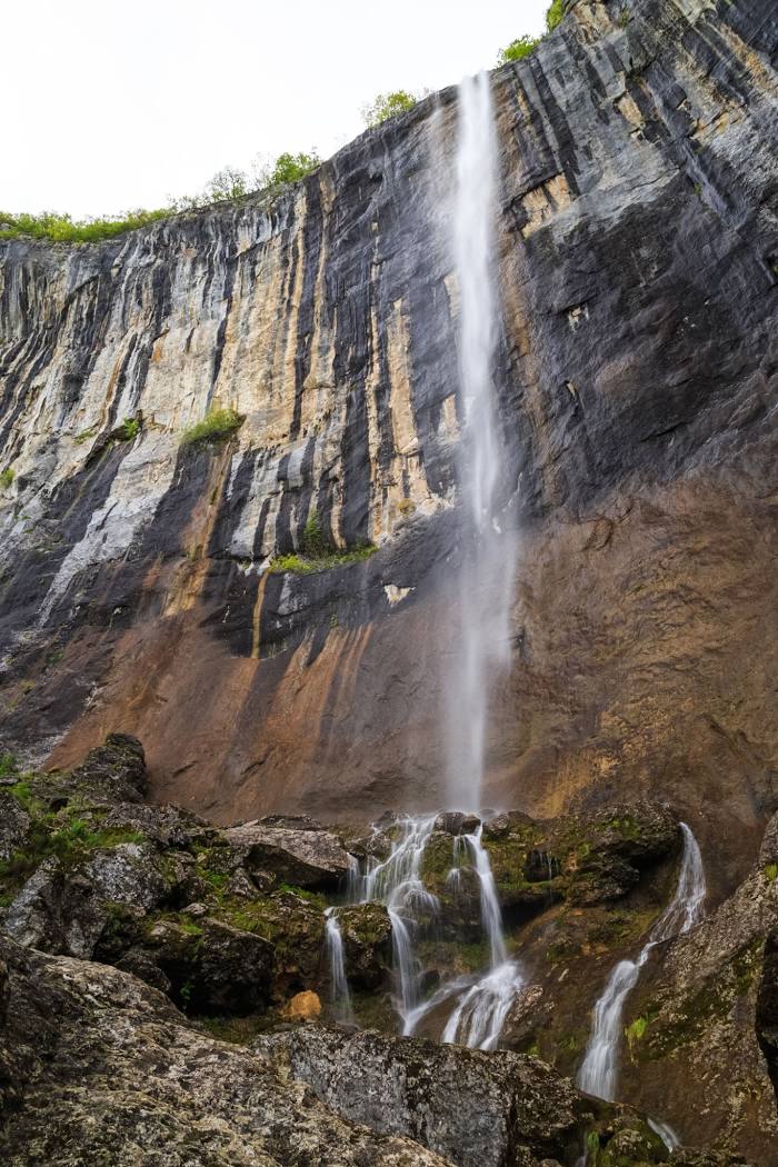Skaklya Waterfall, 