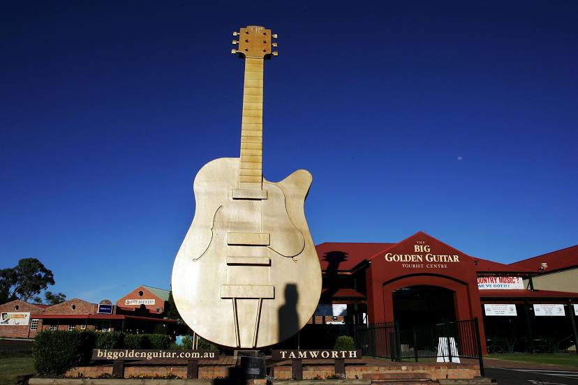 The Big Golden Guitar, Тамворт