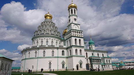 Cathedral of the Resurrection of Christ, Істра