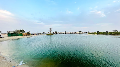 Al Wathba lake, 