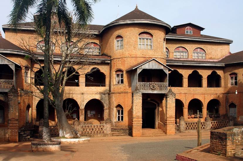 Ayos Centre, Foumban