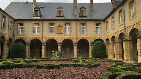 Ancienne abbaye Saint-Arnould, 