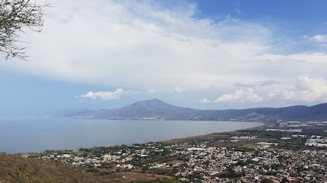 Sierra de San Juan Cosalá, Ajijic