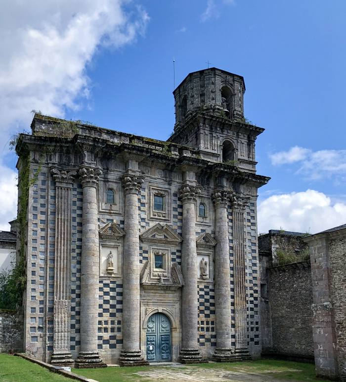 Monasterio de Santa María de Monfero, Puentes de García Rodríguez