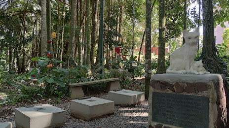 Cemitério dos Gatos Edith Gaerthner, 