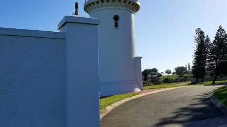 Hood Point Lighthouse, 