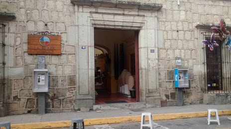 La Plaza Artesanias de Oaxaca y café, 