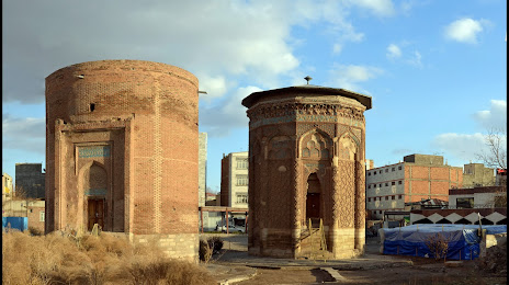 Modavvar Tower, Maraga