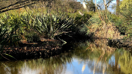 Hedgeley Dene Gardens, Malvern East