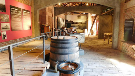 Santiago Graffigna Wine Museum (Museo Bodega Santiago Graffigna), 