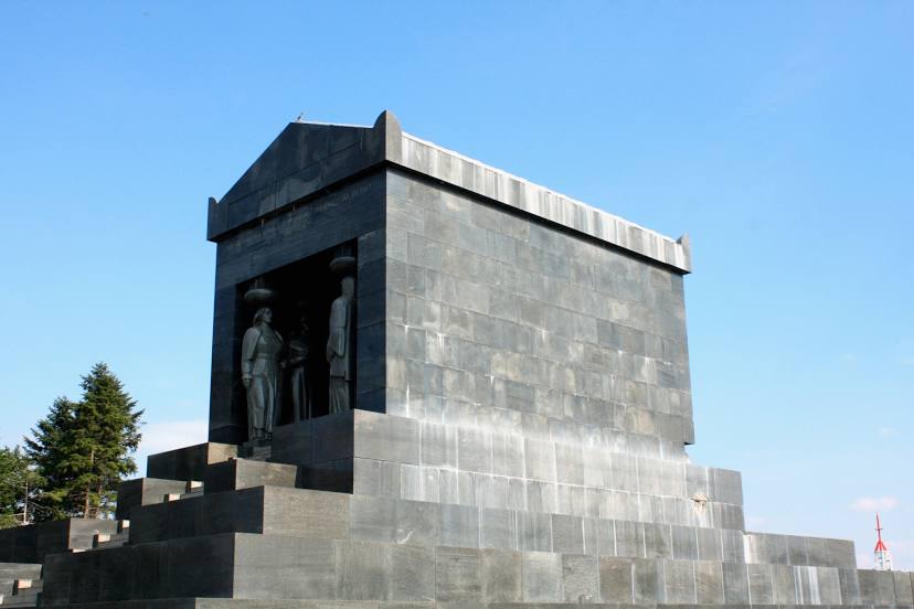 Monument to the Unknown Hero, Βελιγράδι