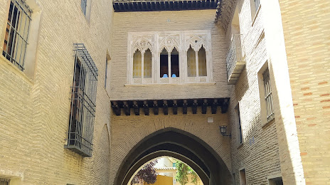 Arco del Deán, Zaragoza