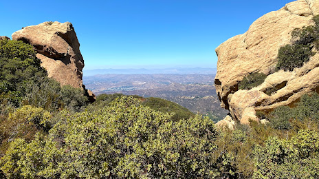 Saddle Peak, San Fernando