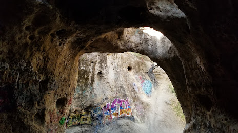 Vanalden Cave Trail, San Fernando