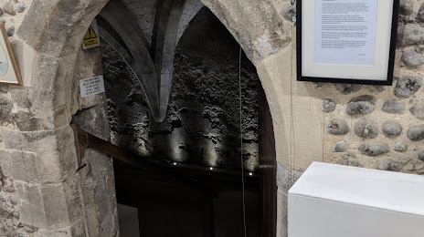 Crypt Gallery, 