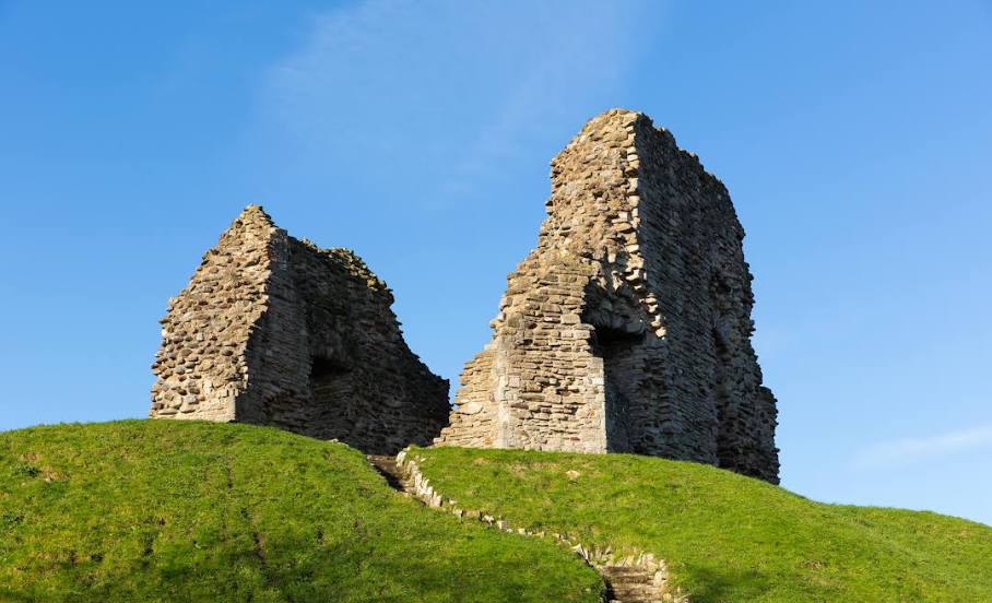 Christchurch Castle and Norman House, Christchurch