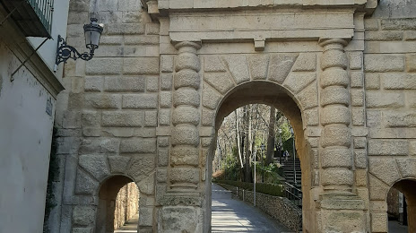 Puerta de las Granadas, 