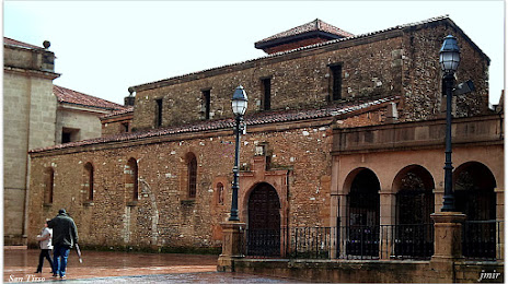 Iglesia de San Tirso El Real, Oviedo