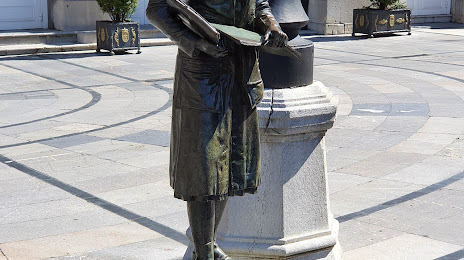 Esperanza Caminando Statue (Escultura 