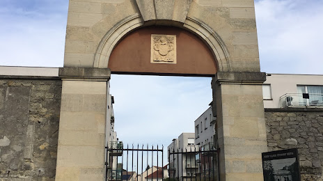 Vestiges du château de Roissy, Трамбле-ан-Франс