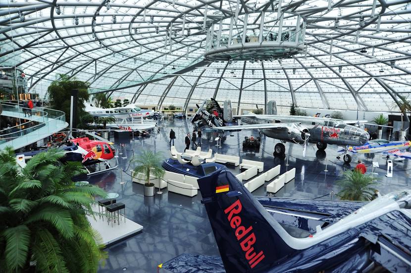Выставочный павильон Red Bull «Ангар-7», 