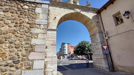 Arco de la Cárcel, León