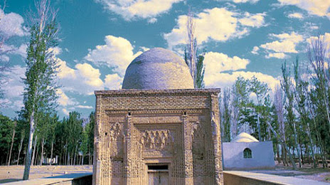 Monument Pir-e Takestan, Takistan