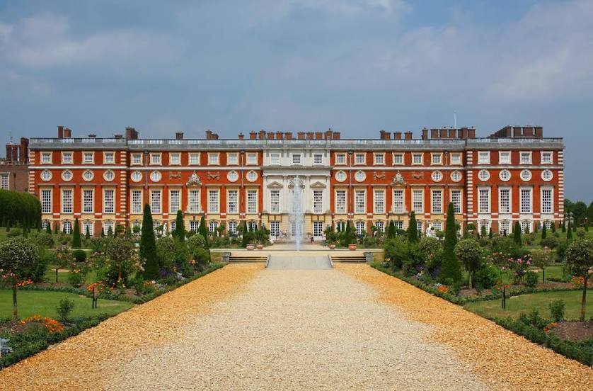 Hampton Court Palace, Chessington