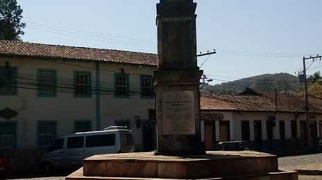Column Saldanha Marinho, 