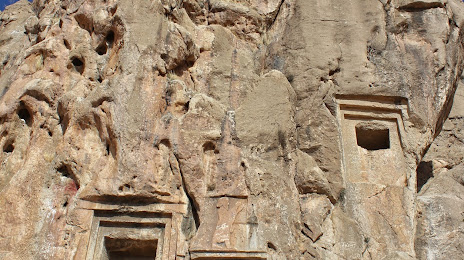 The Essaqwand Rock Tombs, 