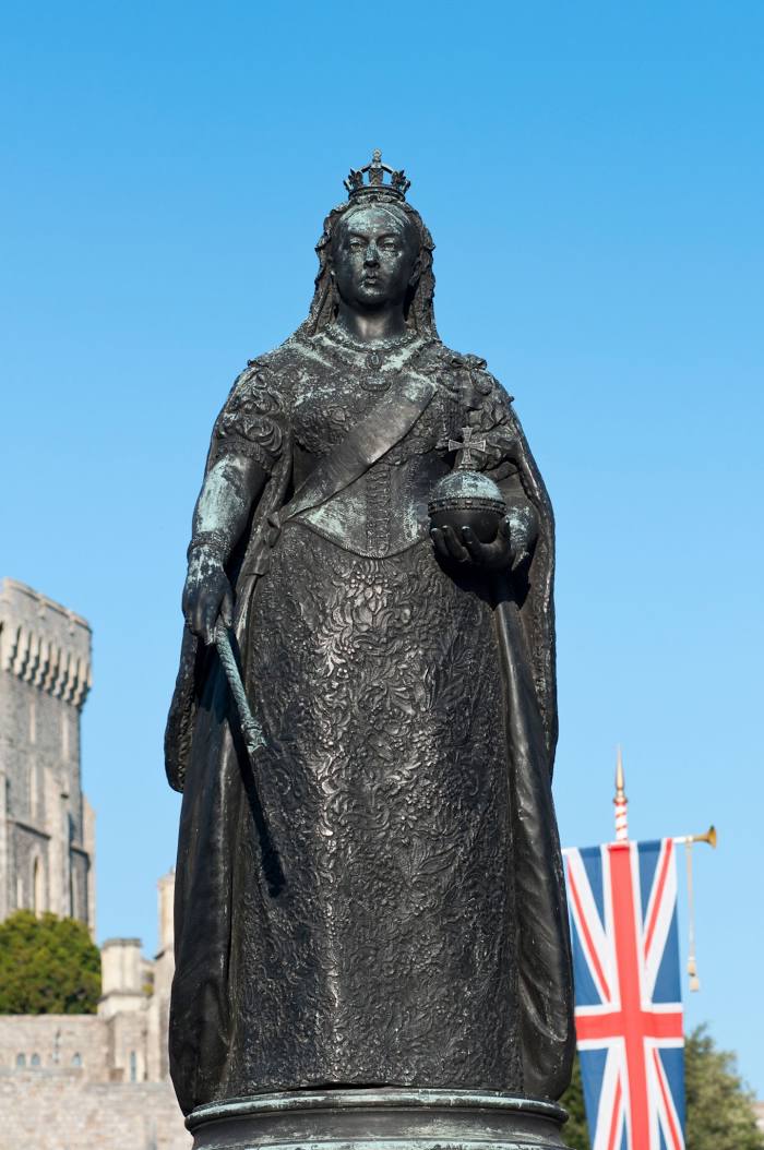 Queen Victoria Statue, 