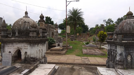 Jafraganj Cemetery, 
