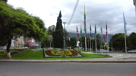 Flags Plaza (Plaza de Las Banderas), 