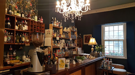 Dolly's Tea Room and Wine Bar, 