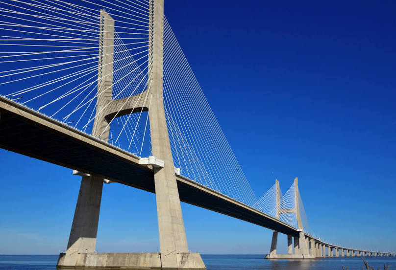 Vasco da Gama Bridge (Ponte Vasco da Gama), Moscavide