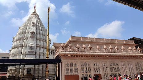 Shri Gajanan Maharaj Temple, 