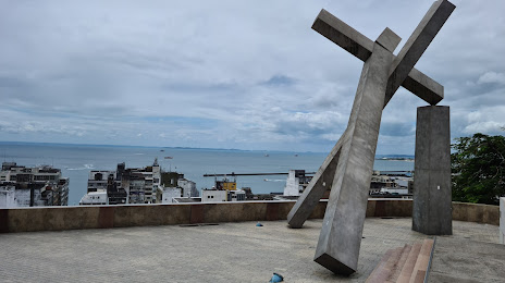Fallen Cross Monument, Salvador