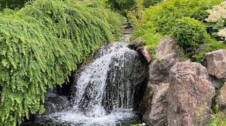Waterfall Garden, Winnetka