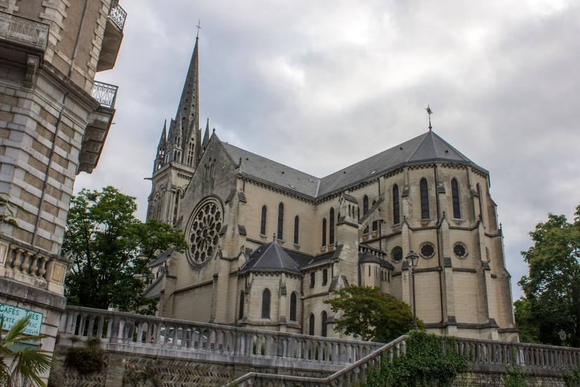 Church of Saint-Martin de Pau, Бийер