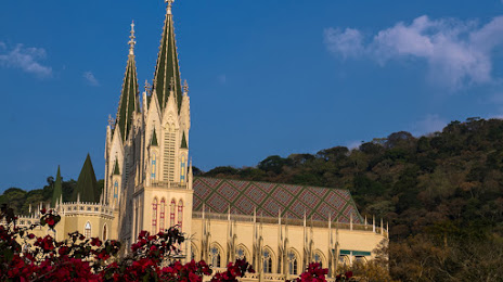 Basílica Menor Nossa Senhora do Rosário - Arautos do Evangelho, Caieiras
