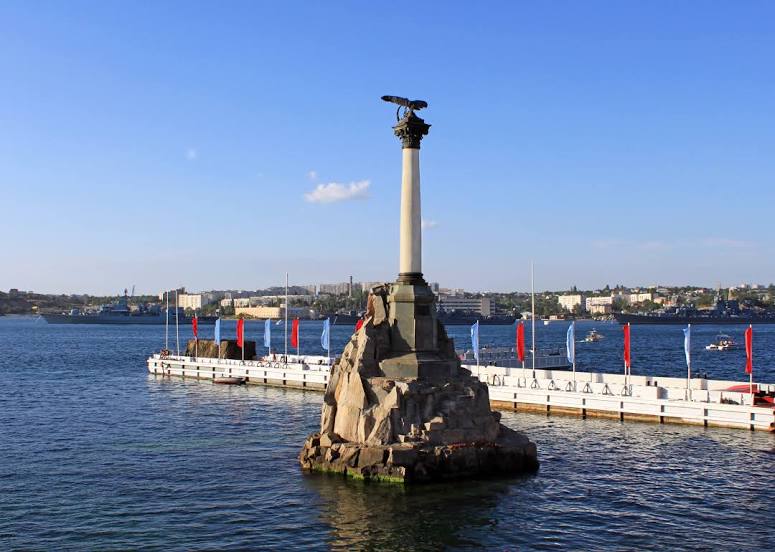 Памятник затопленным кораблям, 