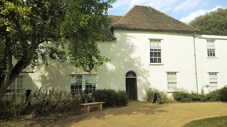 Valence House Museum, 