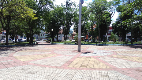 Praça Teixeira Brandão - ou a do Quati, Resende