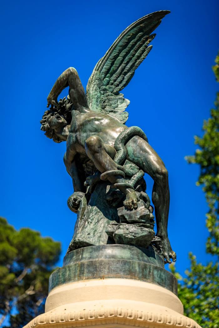 Fountain of the Fallen Angel, Madrid